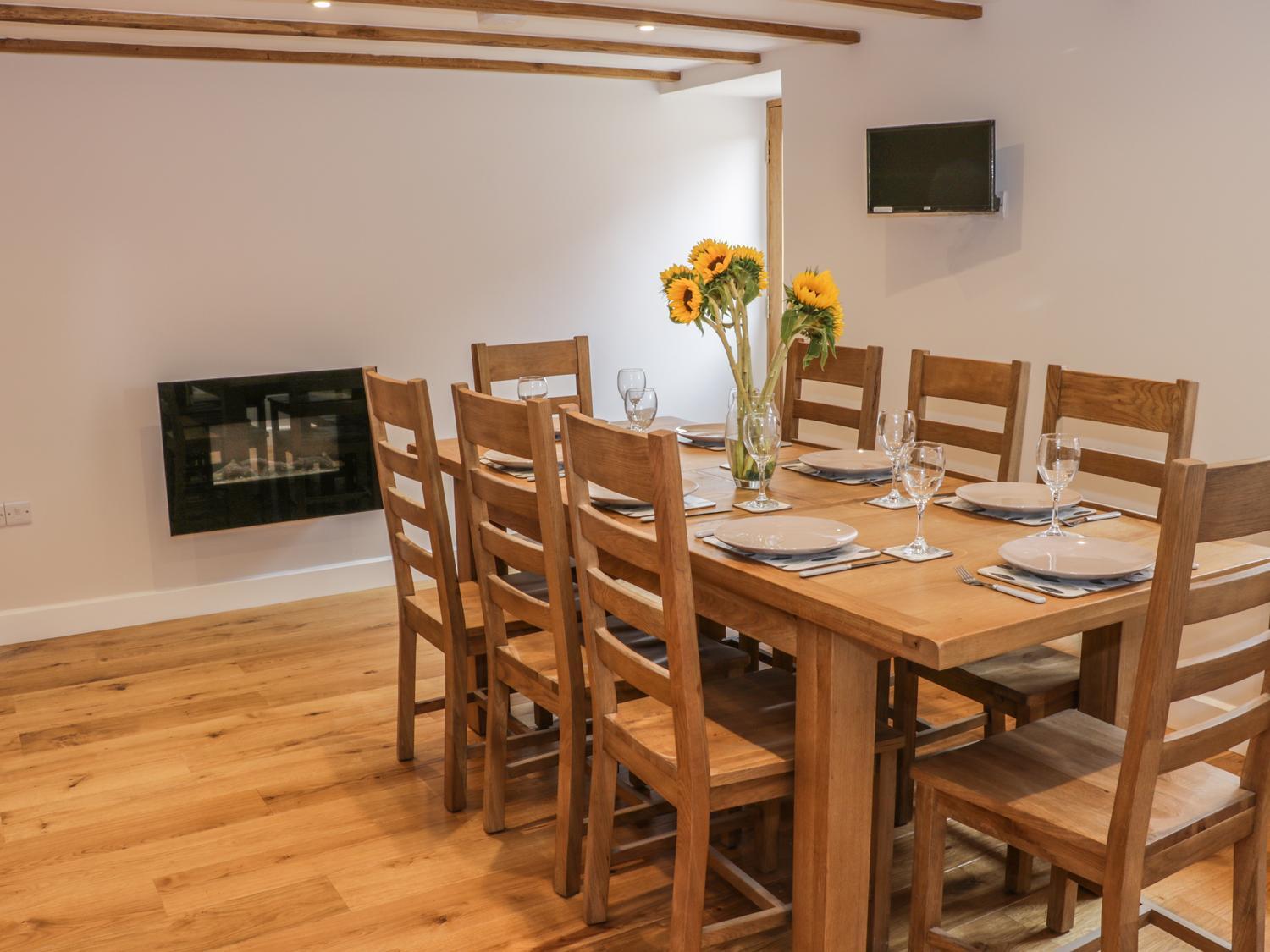 The Cow Byre, Heath Farm Villa Clee Saint Margaret ภายนอก รูปภาพ